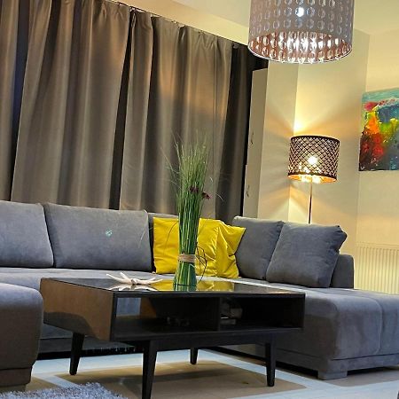 Apartment Happiness By Nicole Jutka, Visual Artist Olimp Exteriör bild