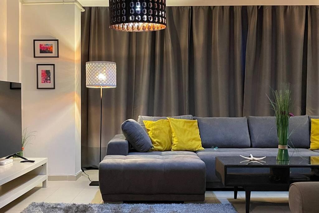 Apartment Happiness By Nicole Jutka, Visual Artist Olimp Exteriör bild