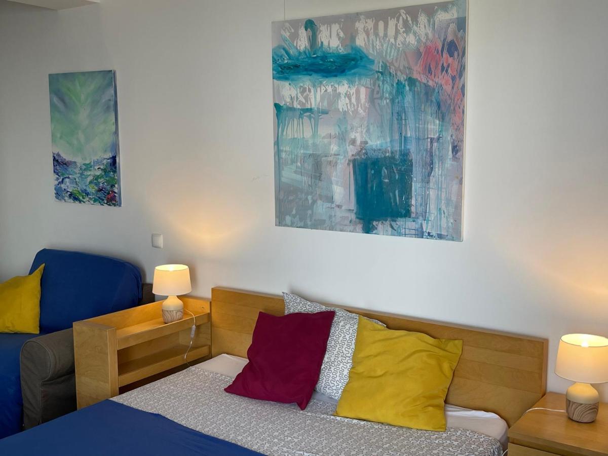 Apartment Happiness By Nicole Jutka, Visual Artist Olimp Exteriör bild