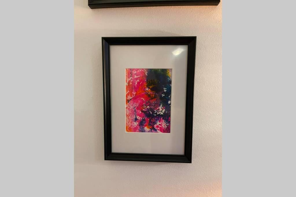 Apartment Happiness By Nicole Jutka, Visual Artist Olimp Exteriör bild