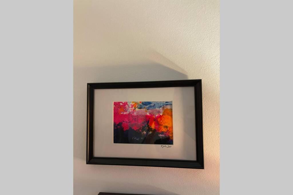 Apartment Happiness By Nicole Jutka, Visual Artist Olimp Exteriör bild