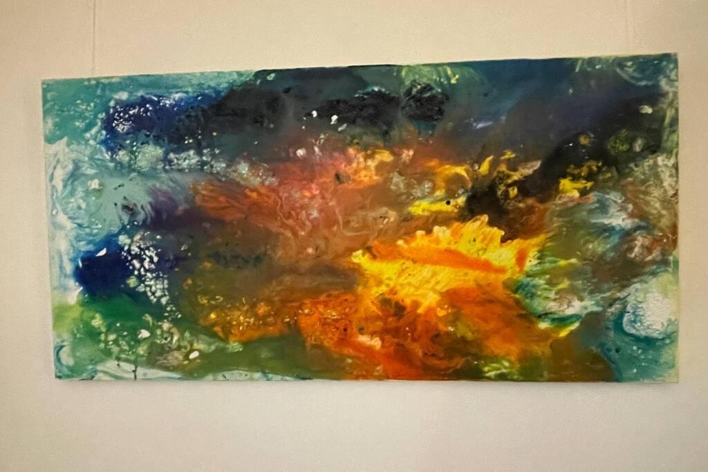 Apartment Happiness By Nicole Jutka, Visual Artist Olimp Exteriör bild