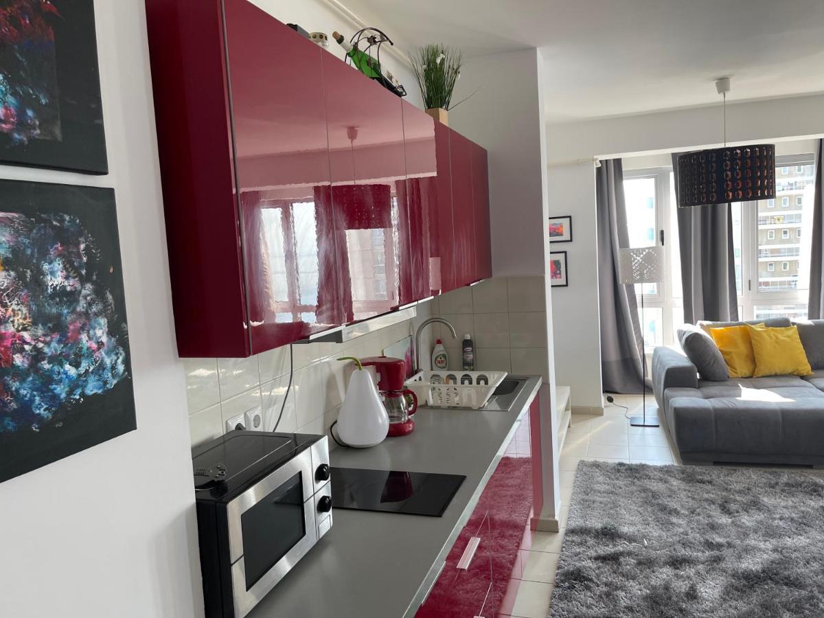 Apartment Happiness By Nicole Jutka, Visual Artist Olimp Exteriör bild